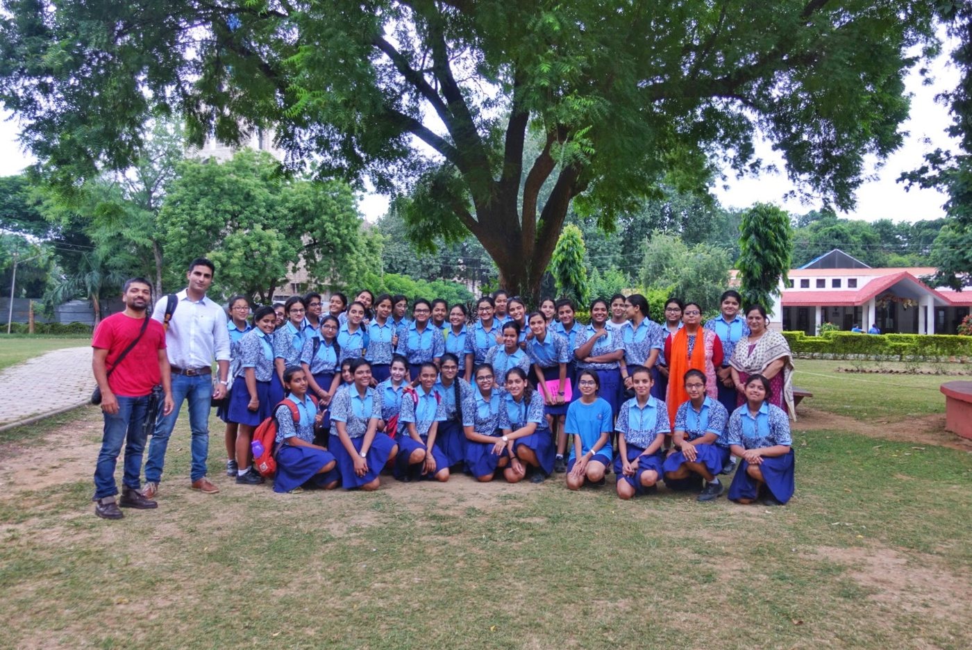 A community group photograph connected with Shekhoo Shyam Raja's activities in Gwalior