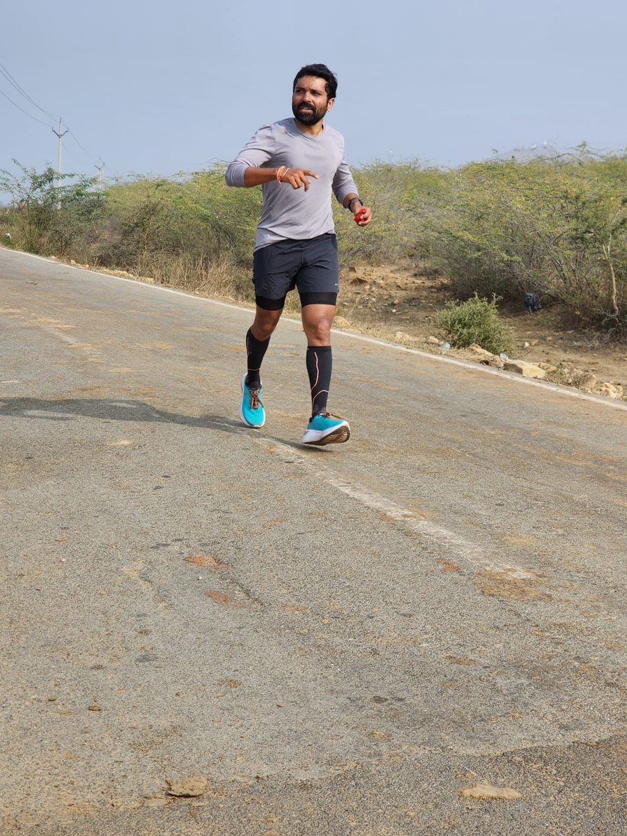Shekhoo Shyam Raja running on a road near Gwalior